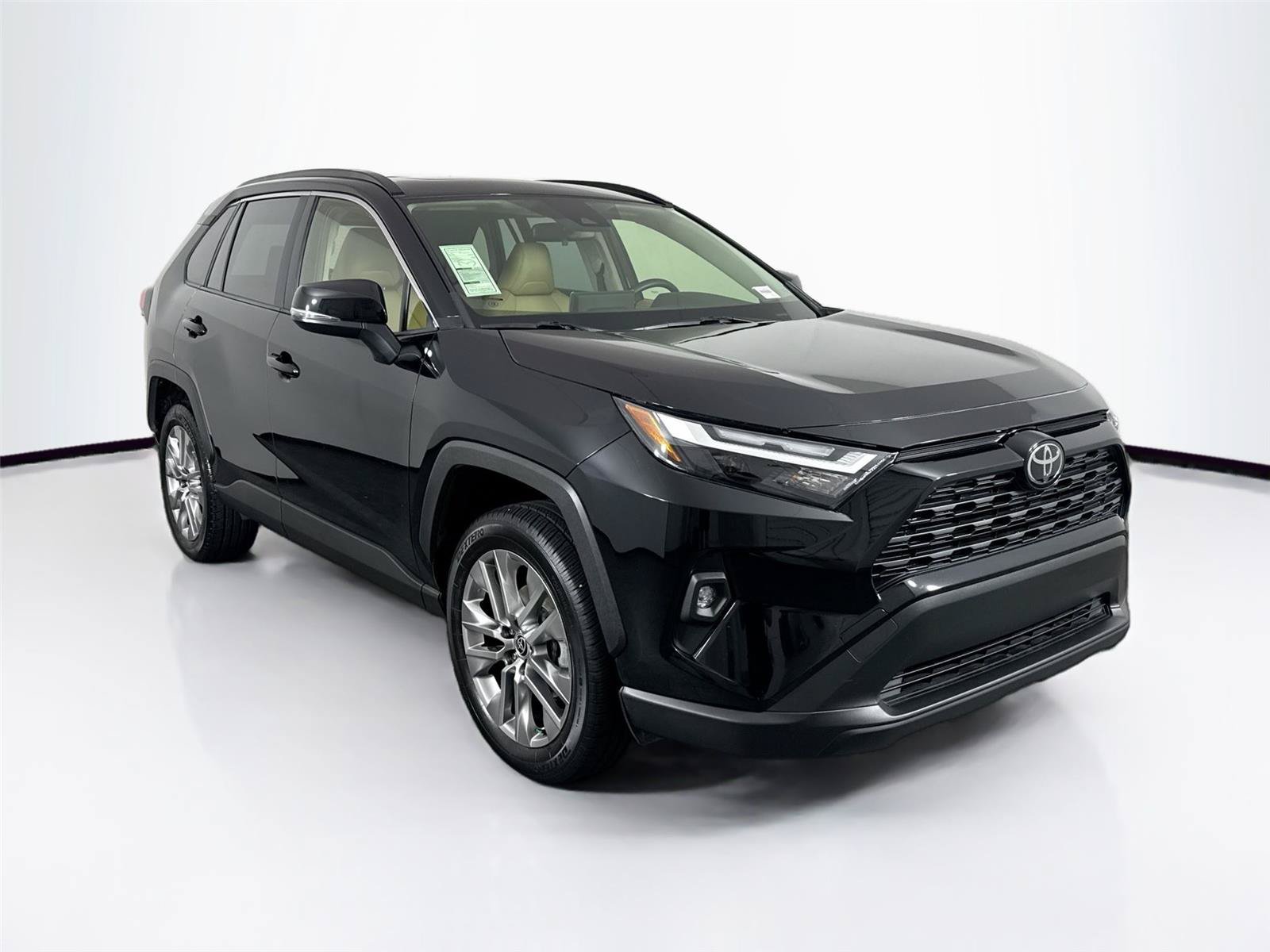 Used 2025 Toyota RAV4 XLE Premium AWD/4WD image 9
