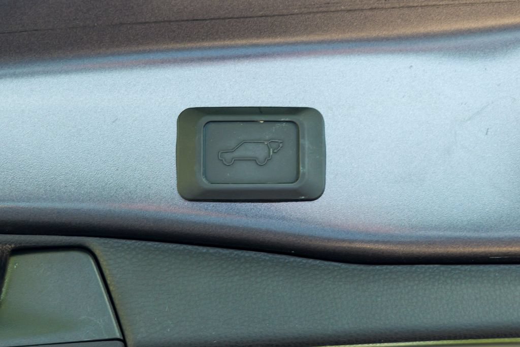 Used 2023 Toyota RAV4 XLE Premium AWD/4WD image 60