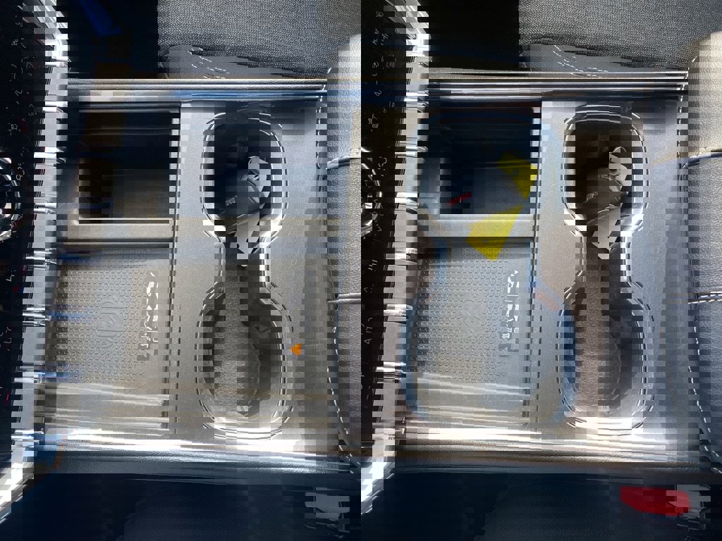 Used 2025 GMC Acadia Elevation image 34