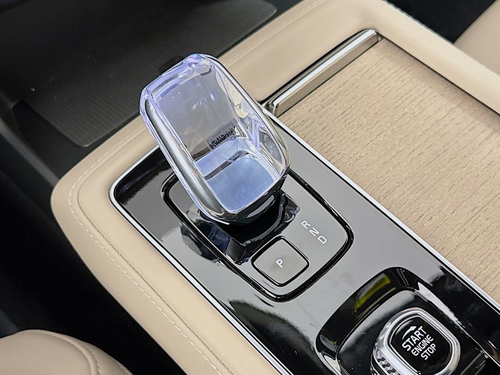 New 2026 Volvo XC90 B6 Plus w/ Protection Package Premier image 16