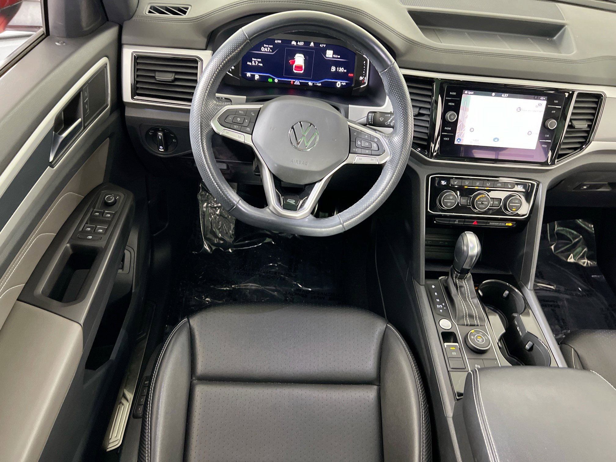 Used 2022 Volkswagen Atlas Cross Sport SEL R-Line image 23