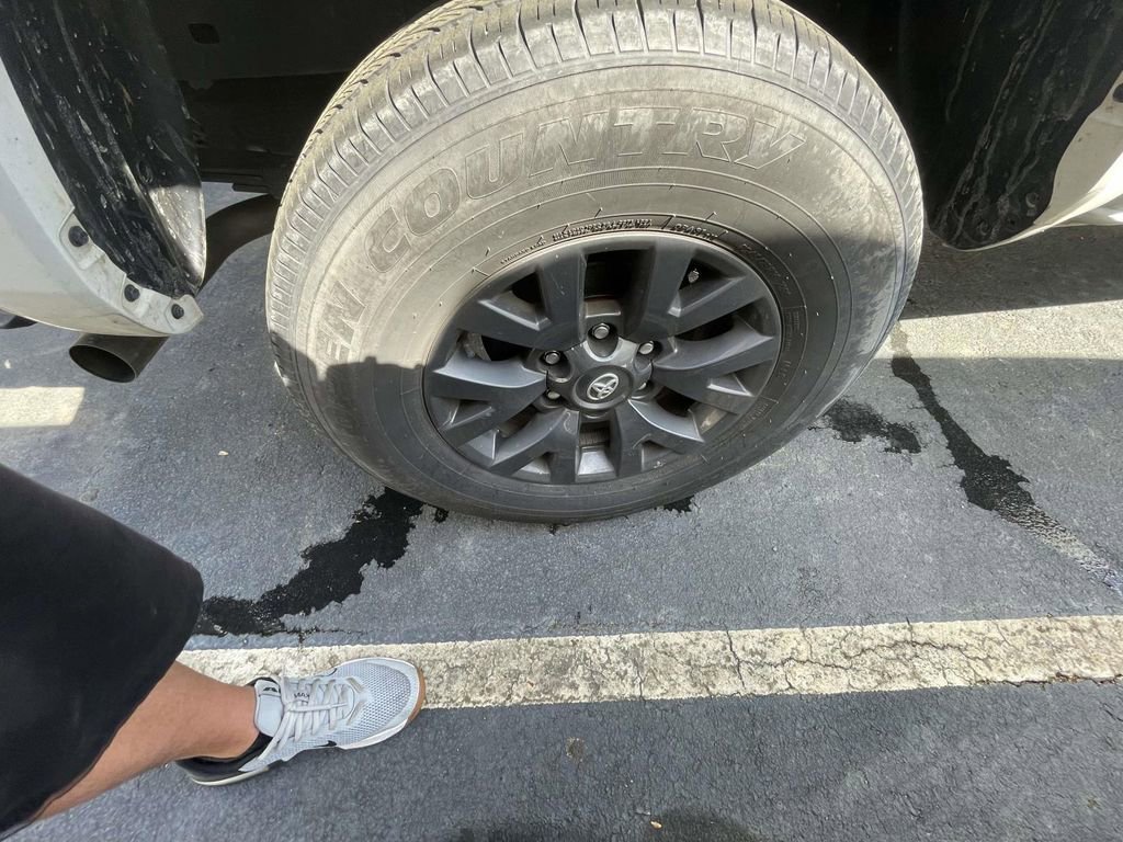 Used 2023 Toyota Tacoma SR5 w/ Technology Package image 28