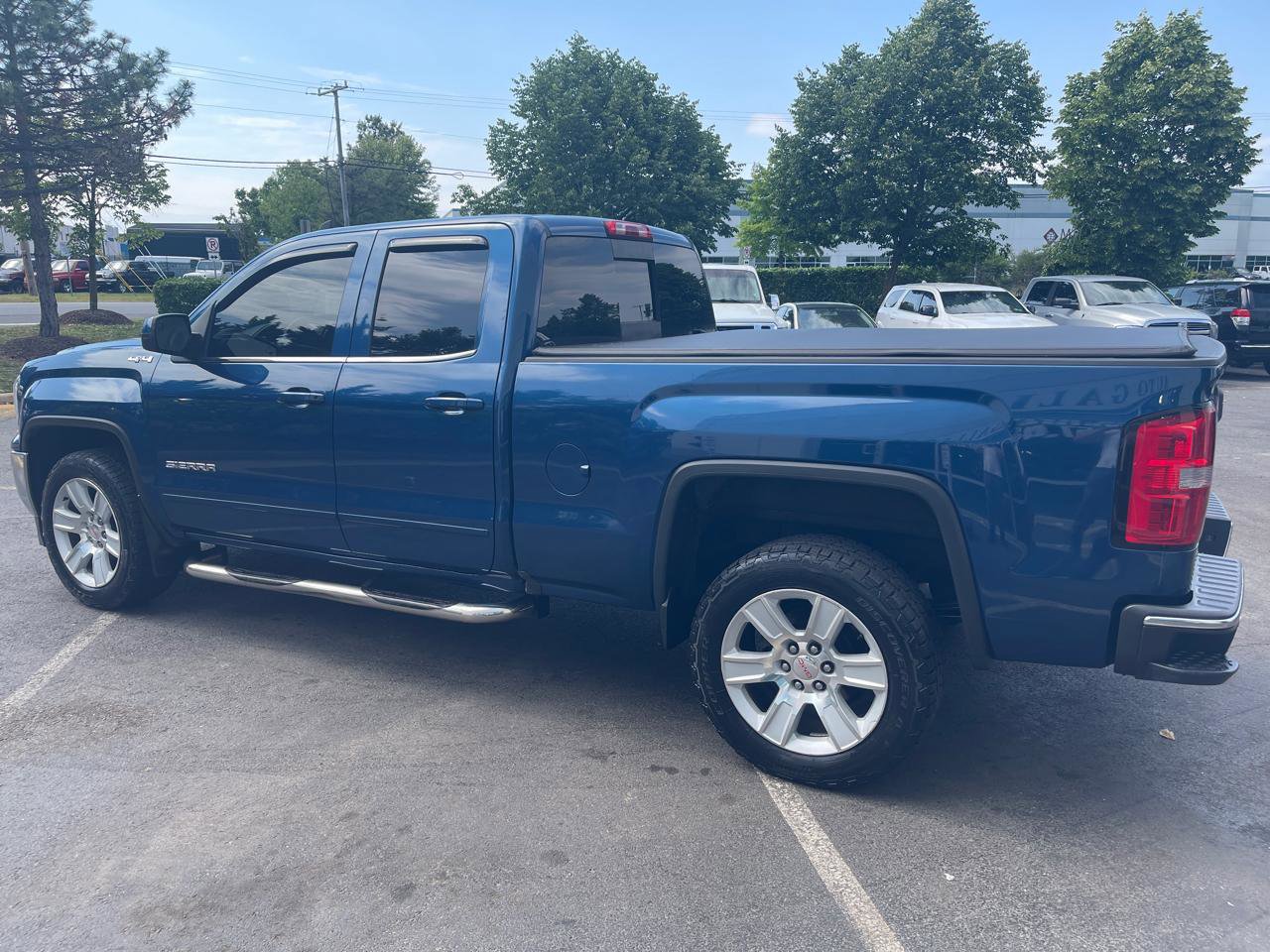 Used 2016 GMC Sierra 1500 SLE w/ SLE Value Package AWD/4WD image 5