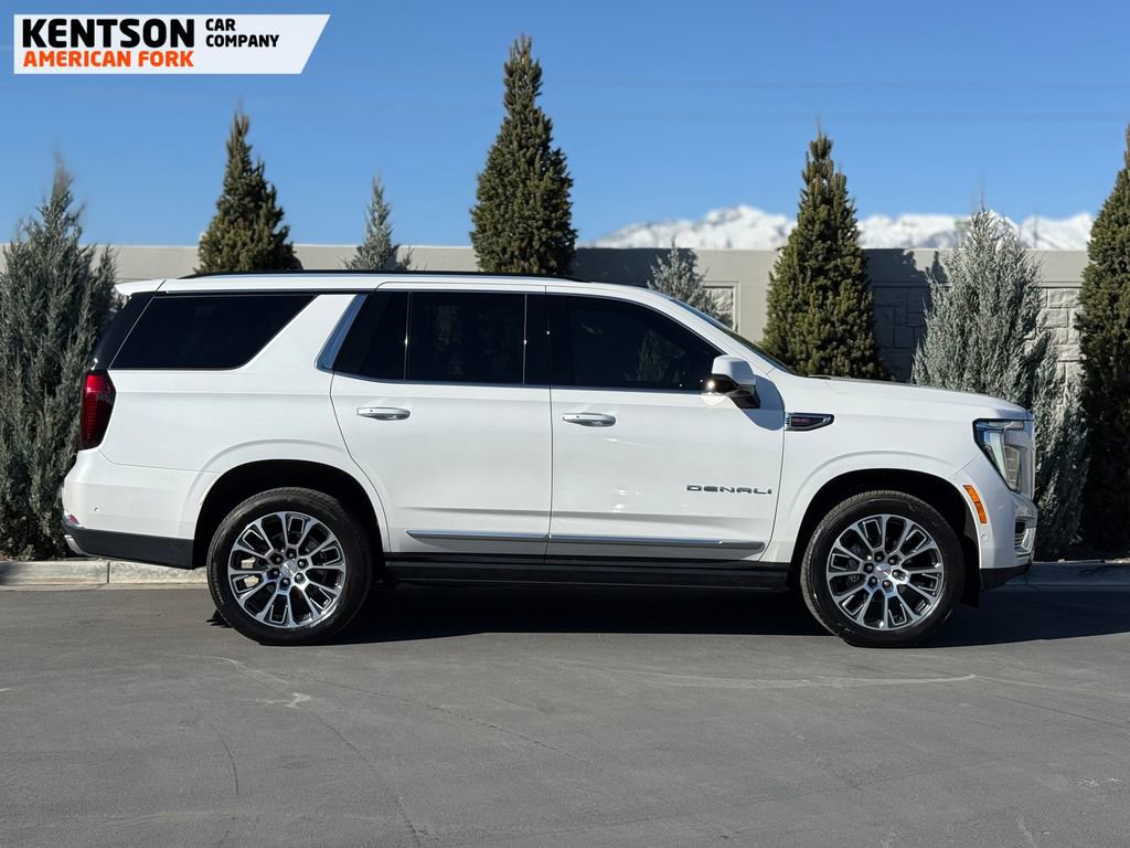 Used 2025 GMC Yukon Denali w/ Sun & Power Step Package image 11
