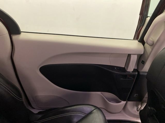 Used 2022 Chrysler Pacifica Touring-L image 23