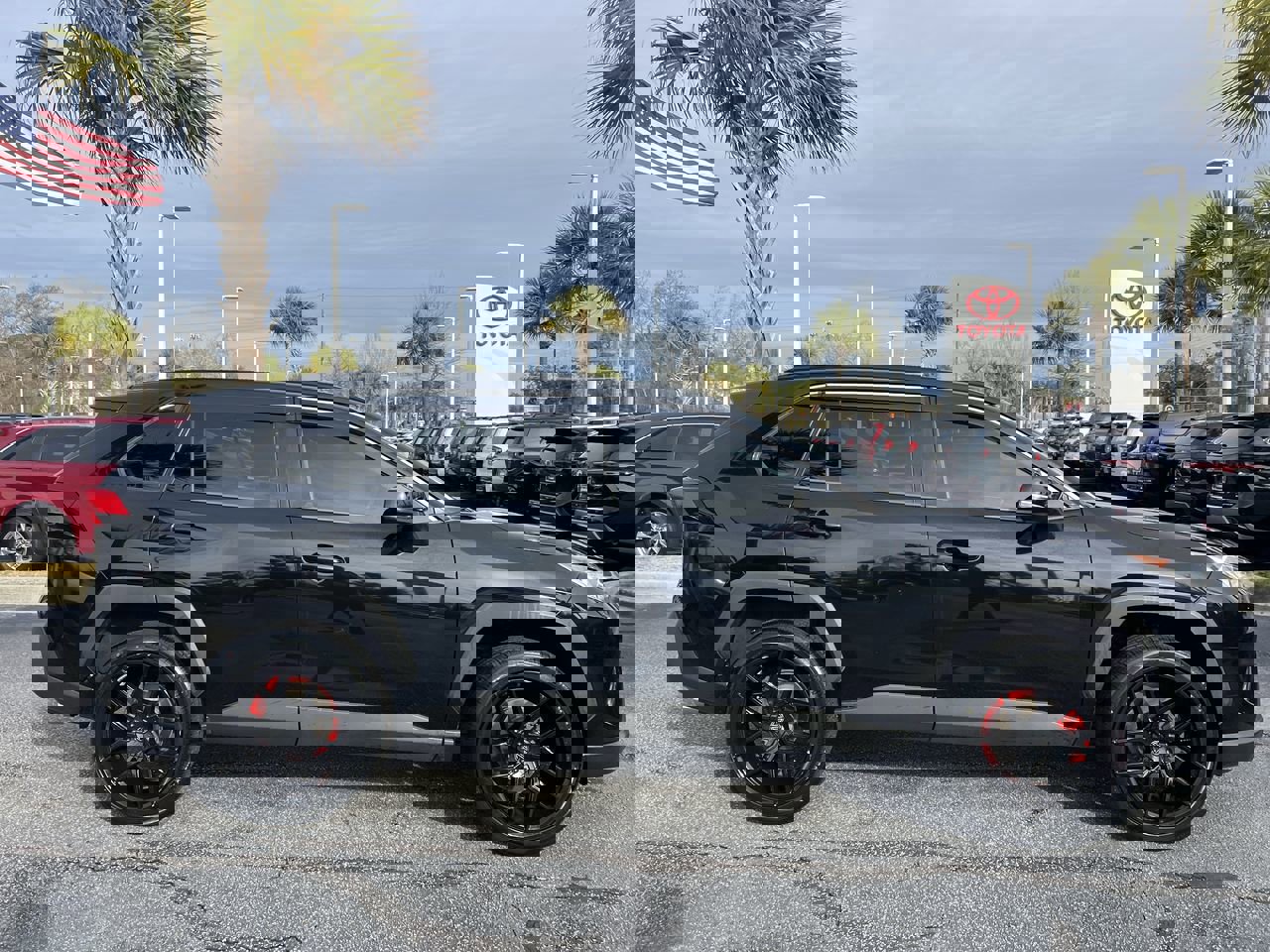 Used 2021 Toyota RAV4 XLE image 11