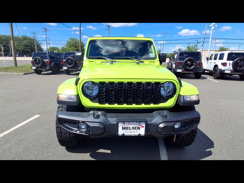 Used 2021 Jeep Gladiator Sport AWD/4WD image 3