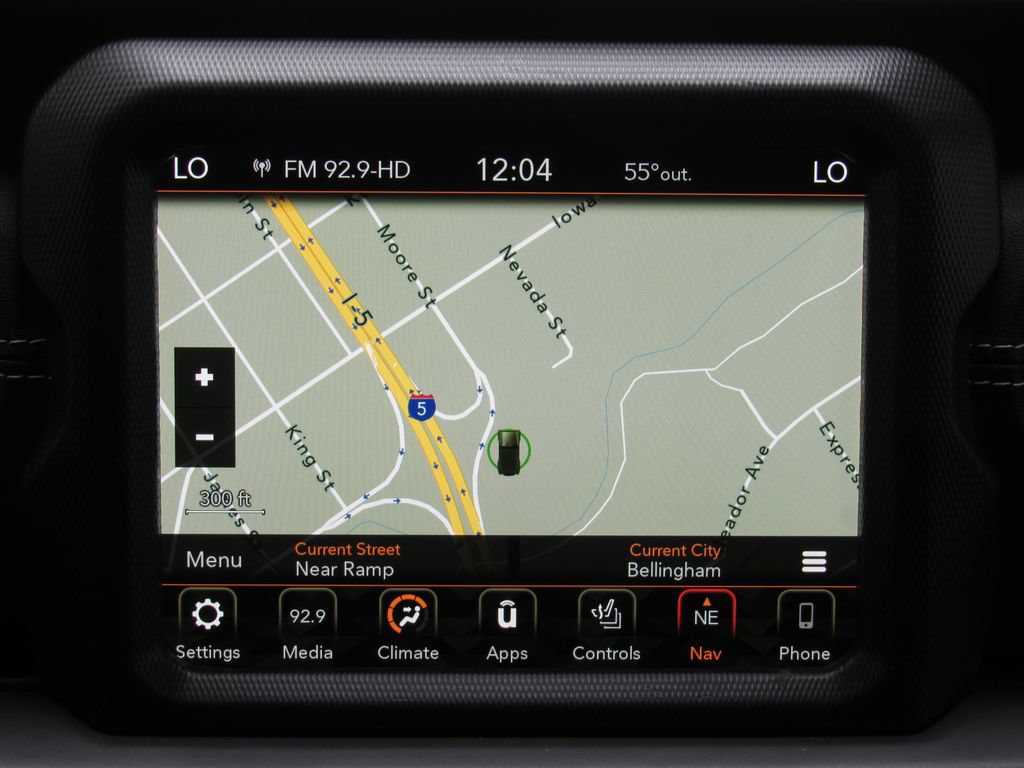 Used 2018 Jeep Wrangler Unlimited Sahara w/ Uconnect 4C Nav & Sound Group AWD/4WD image 26