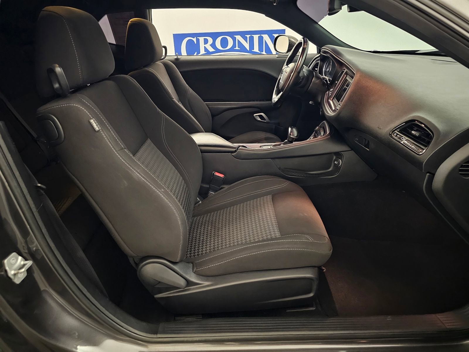 Used 2021 Dodge Challenger SXT image 31