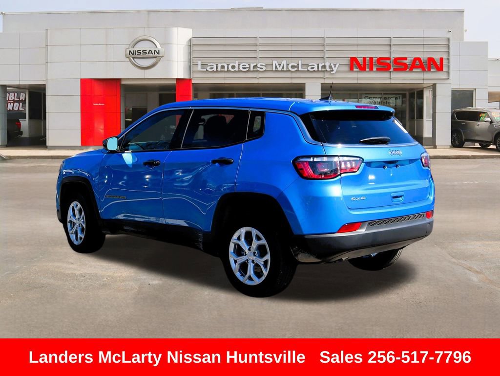 Used 2024 Jeep Compass Sport image 6