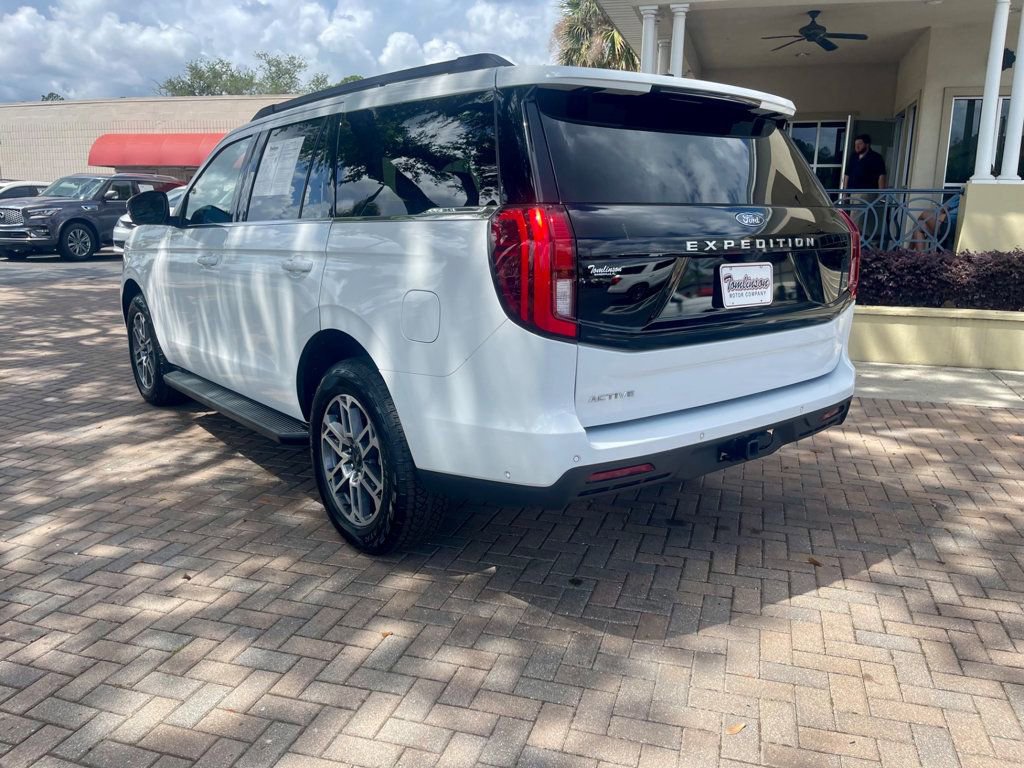 Used 2025 Ford Expedition Active image 3