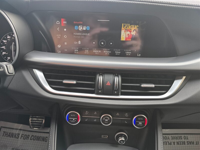 Used 2023 Alfa Romeo Stelvio Veloce AWD/4WD image 7