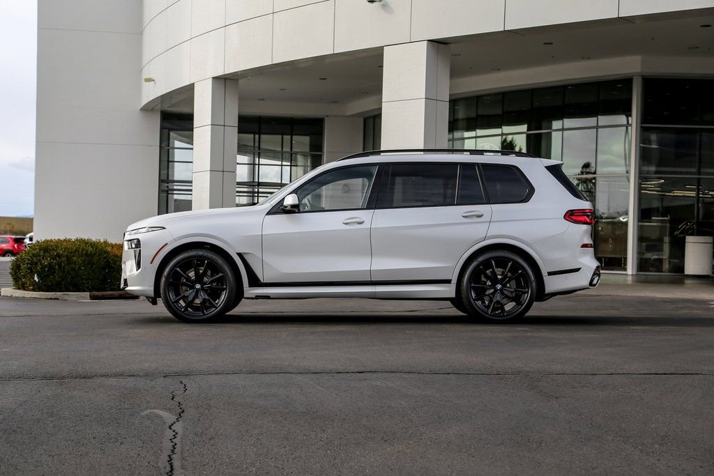 New 2026 BMW X7 xDrive40i image 2