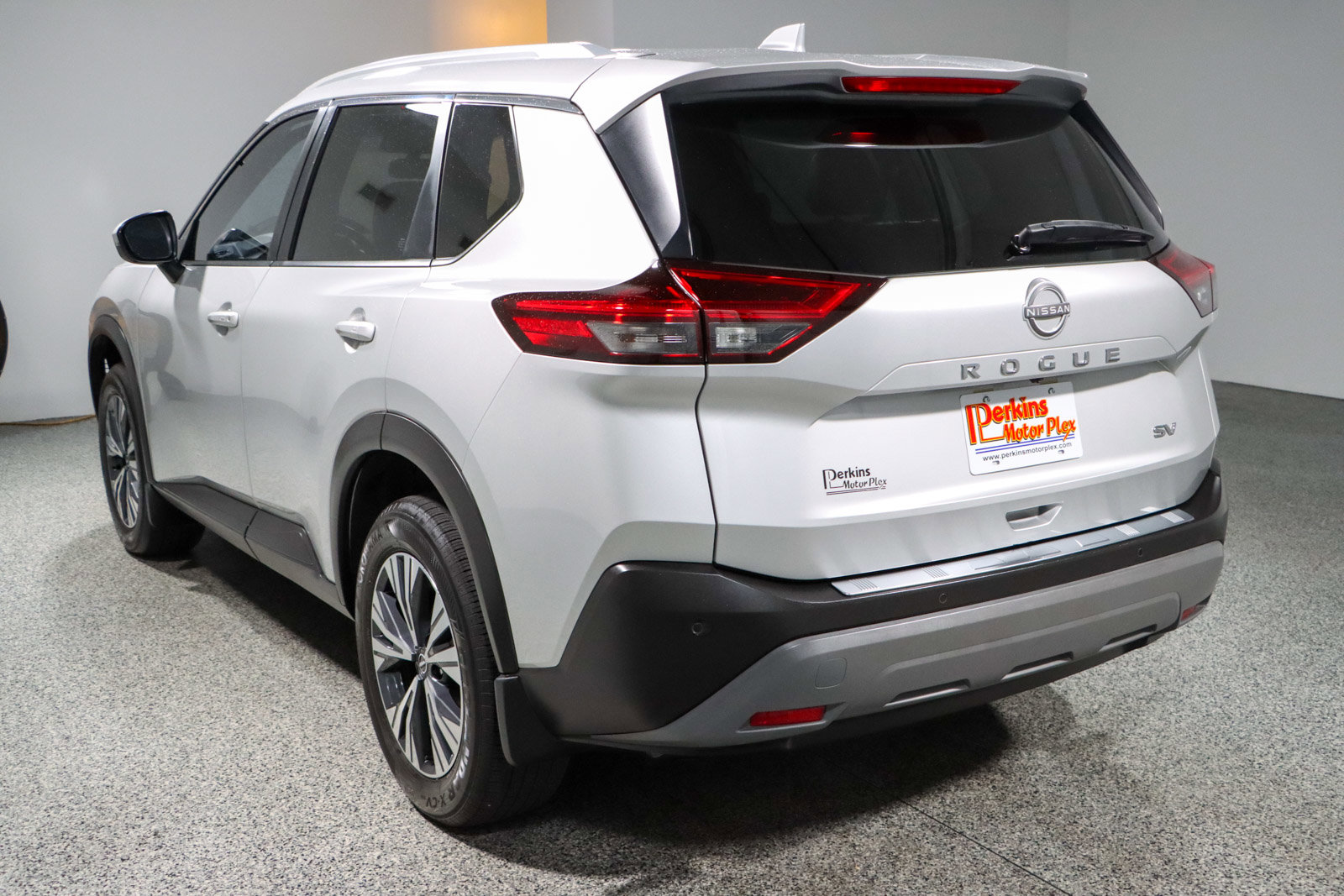 Used 2022 Nissan Rogue SV w/ SV Premium Package FWD image 9