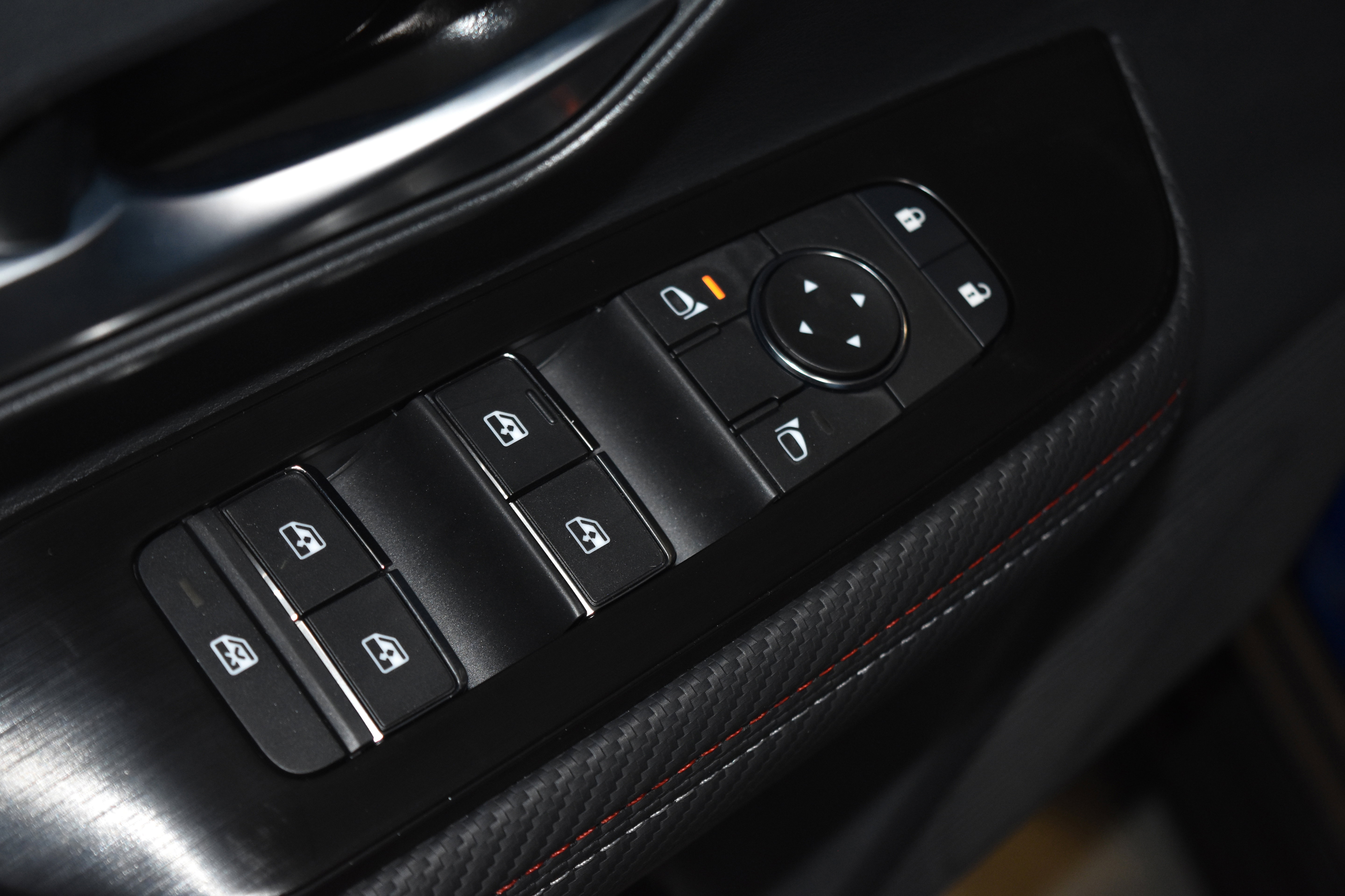 New 2026 Nissan Kicks SR w/ SR Premium Package image 4