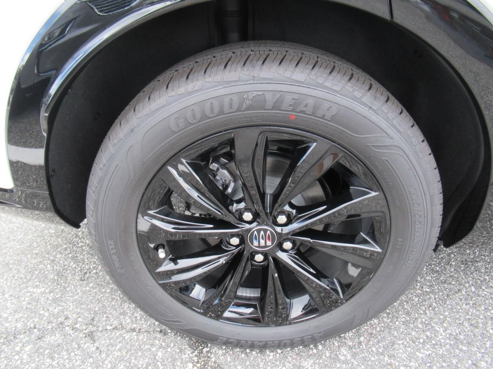 New 2026 Buick Envista Sport Touring w/ Convenience I Package FWD image 8