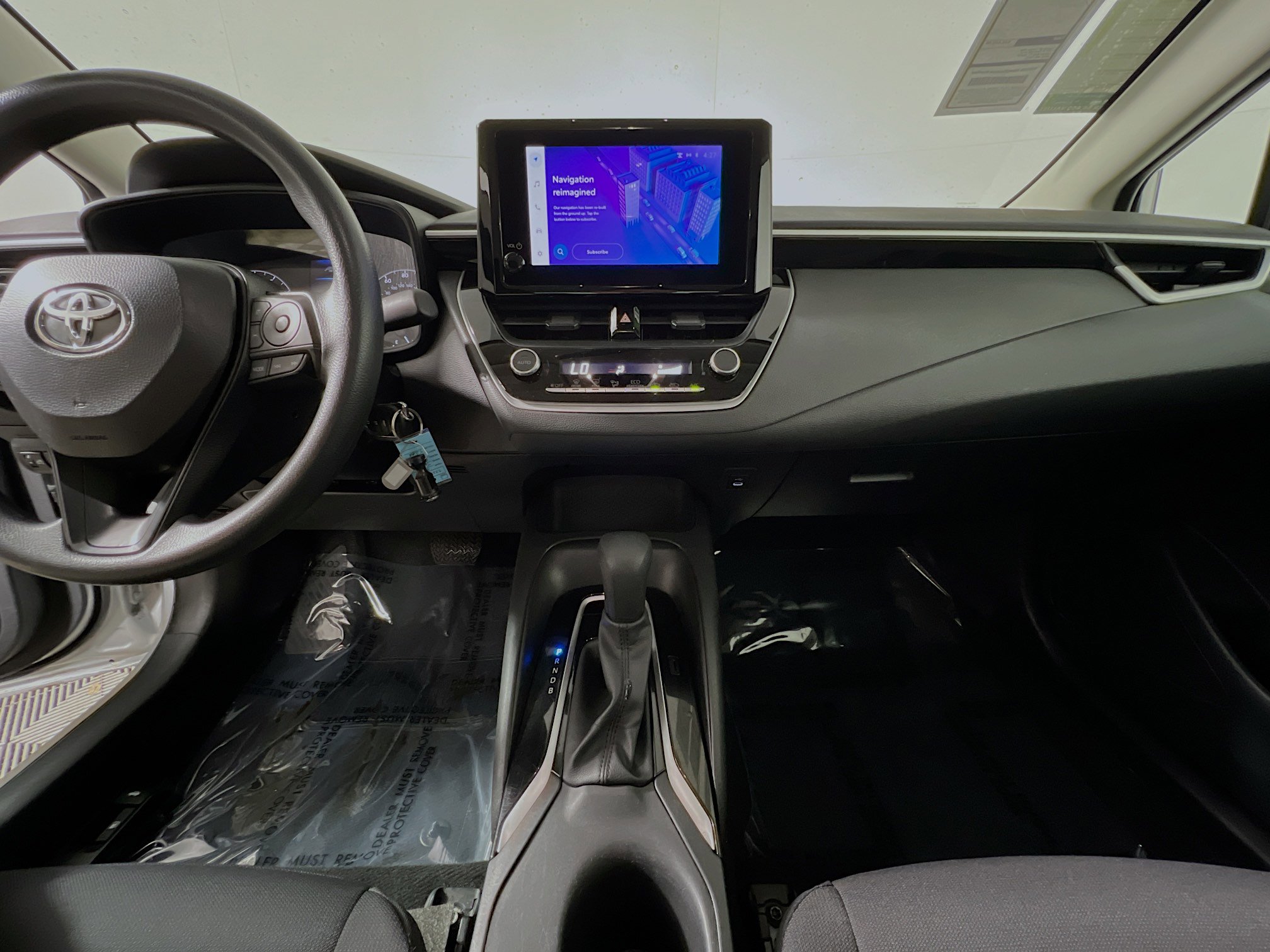 Used 2025 Toyota Corolla LE FWD image 25