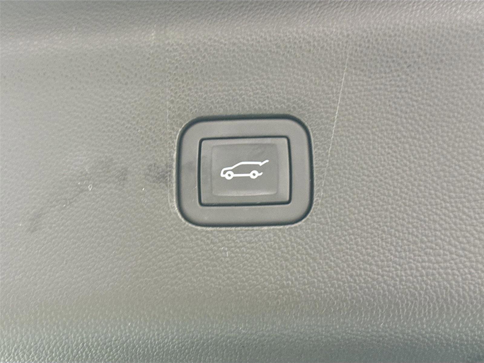 Used 2024 Buick Enclave Essence FWD image 38