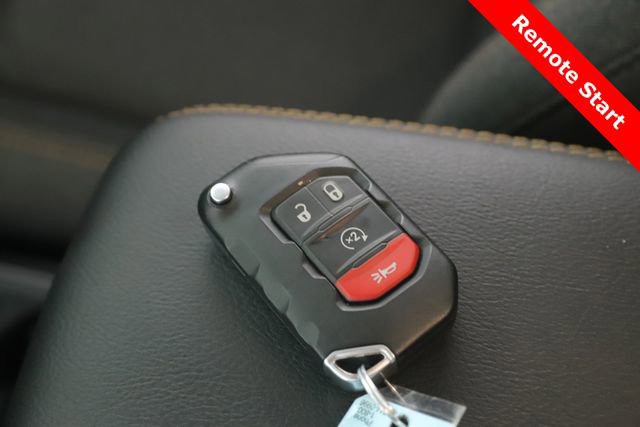 Used 2025 Jeep Wrangler Unlimited Sahara w/ Safety Group image 3