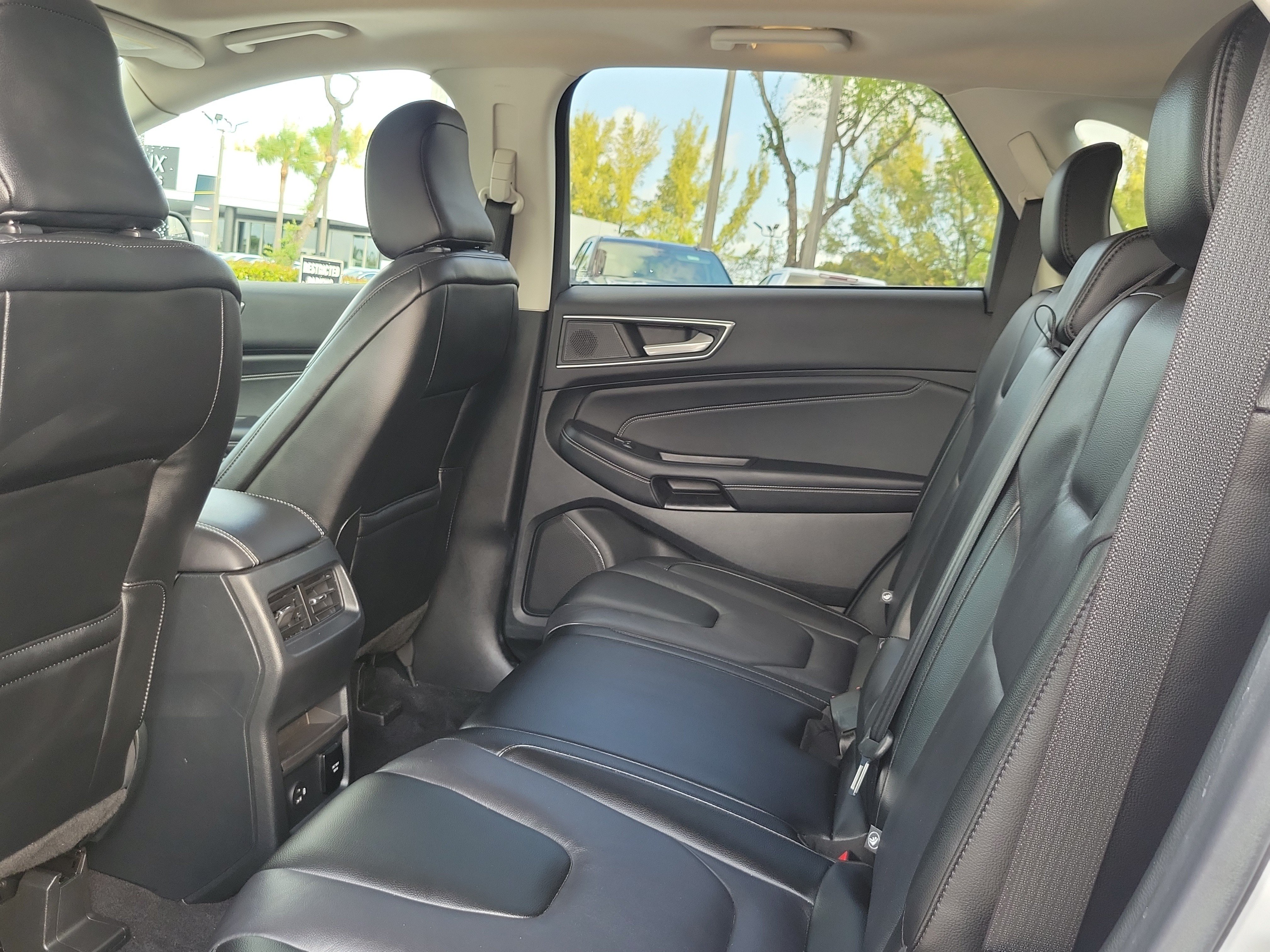Used 2022 Ford Edge Titanium AWD/4WD image 14