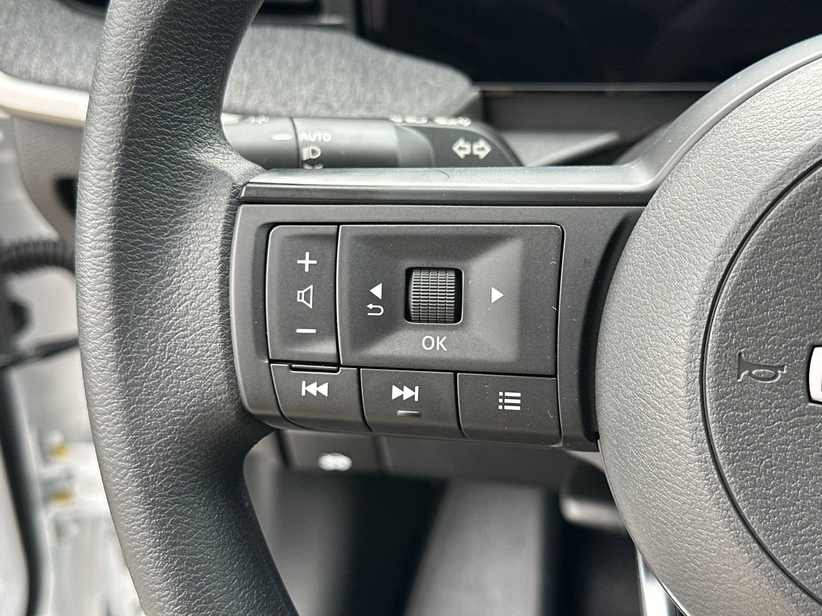 New 2026 Nissan Kicks S image 25