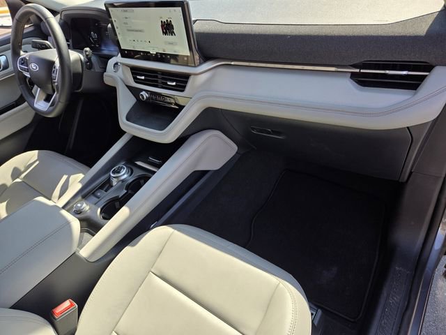 Certified 2025 Ford Explorer Active w/ Active Comfort Package image 19