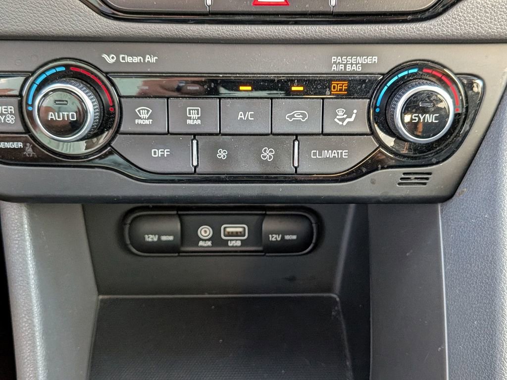 Used 2017 Kia Niro LX image 16