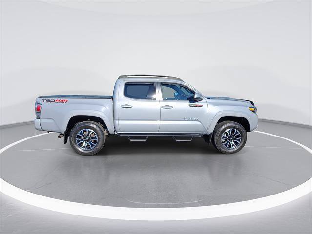 Certified 2020 Toyota Tacoma TRD Sport w/ TRD Premium Sport Package AWD/4WD image 11