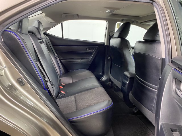 Certified 2018 Toyota Corolla SE w/ SE Premium Package FWD image 9