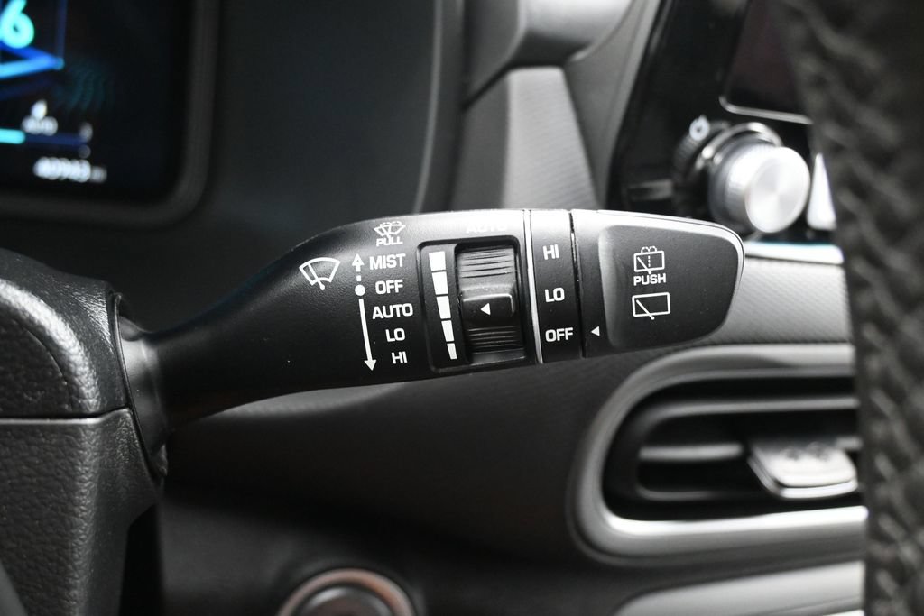 Used 2023 Hyundai Kona Limited FWD image 17