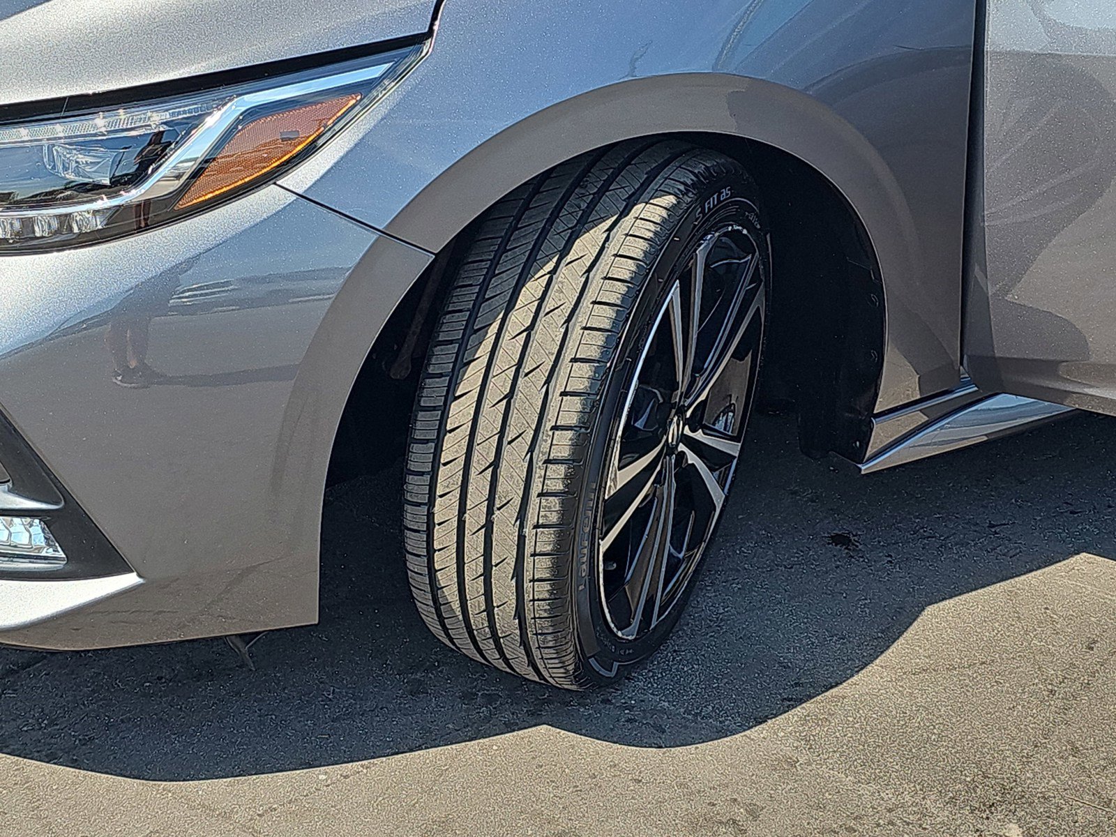 Used 2022 Nissan Sentra SR w/ SR Premium Package FWD image 33