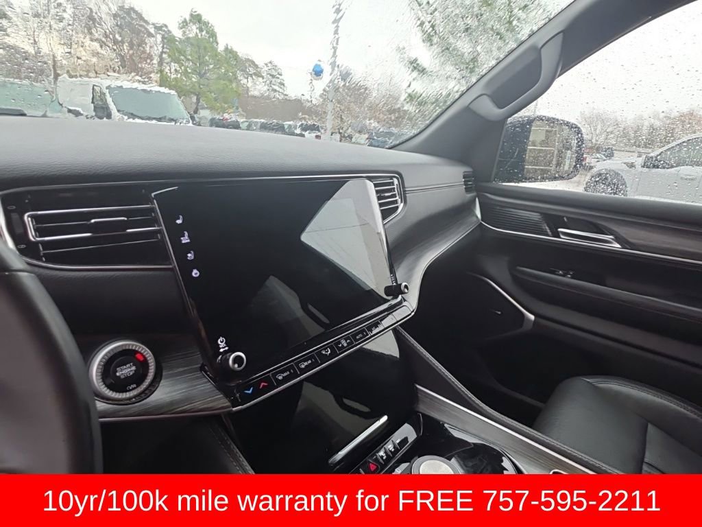 Used 2023 Jeep Wagoneer L Series II image 13