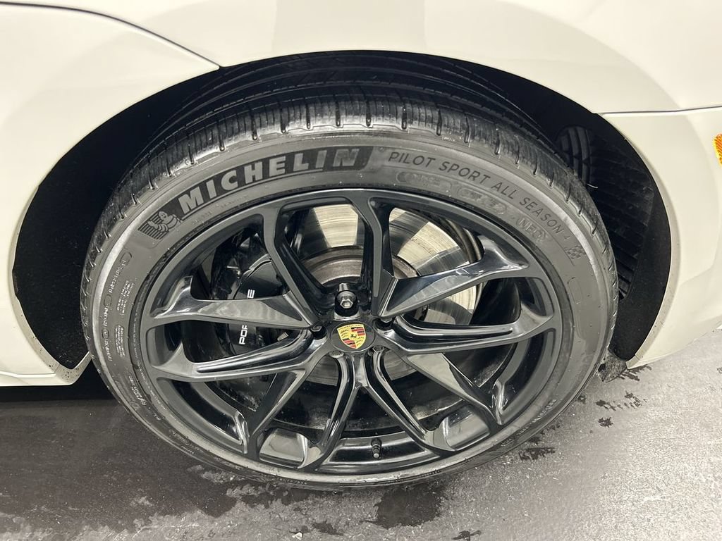 Certified 2025 Porsche Macan GTS AWD/4WD image 7