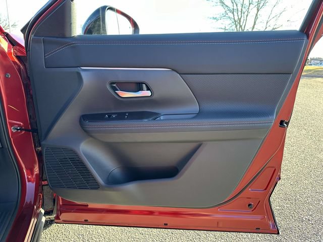 New 2026 Nissan Kicks SR FWD image 8