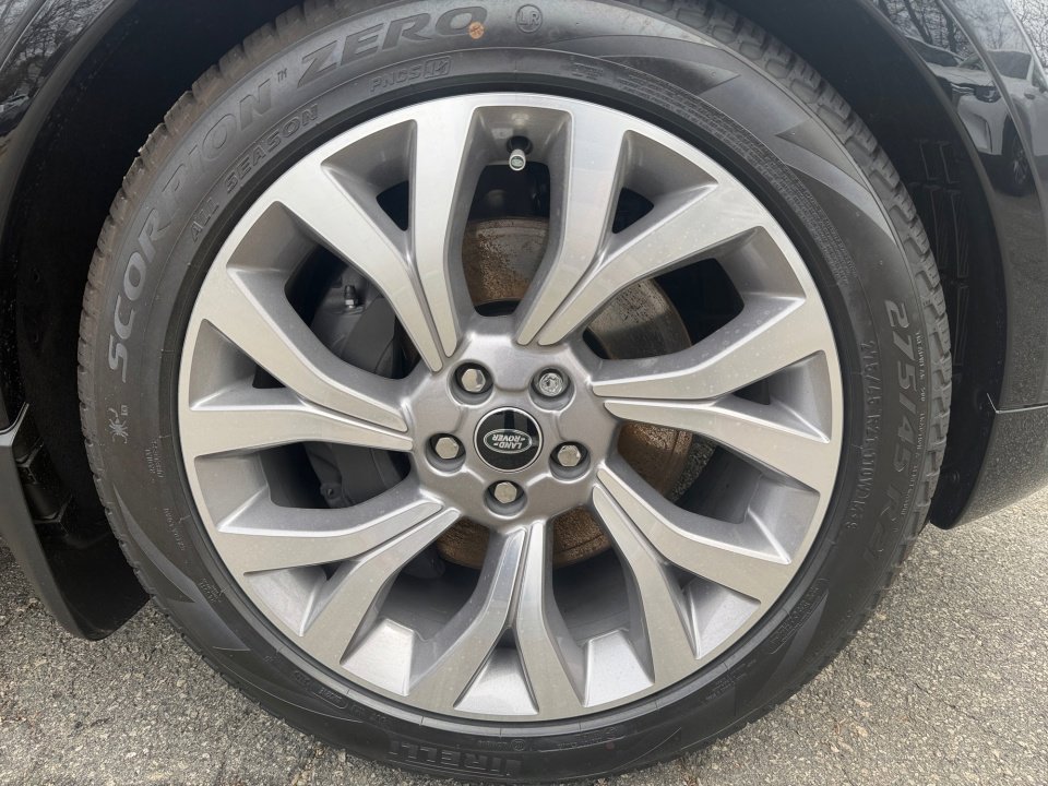 New 2026 Land Rover Discovery Limited Edition AWD/4WD image 25