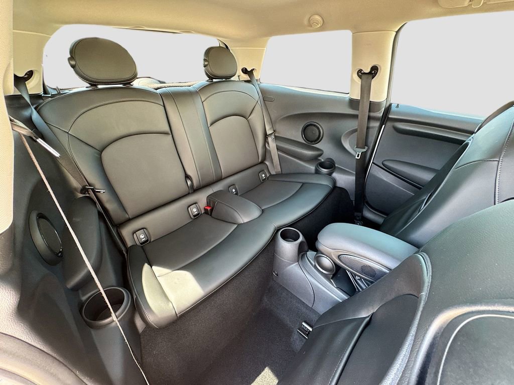 Used 2017 MINI Cooper 2-Door Hardtop image 31