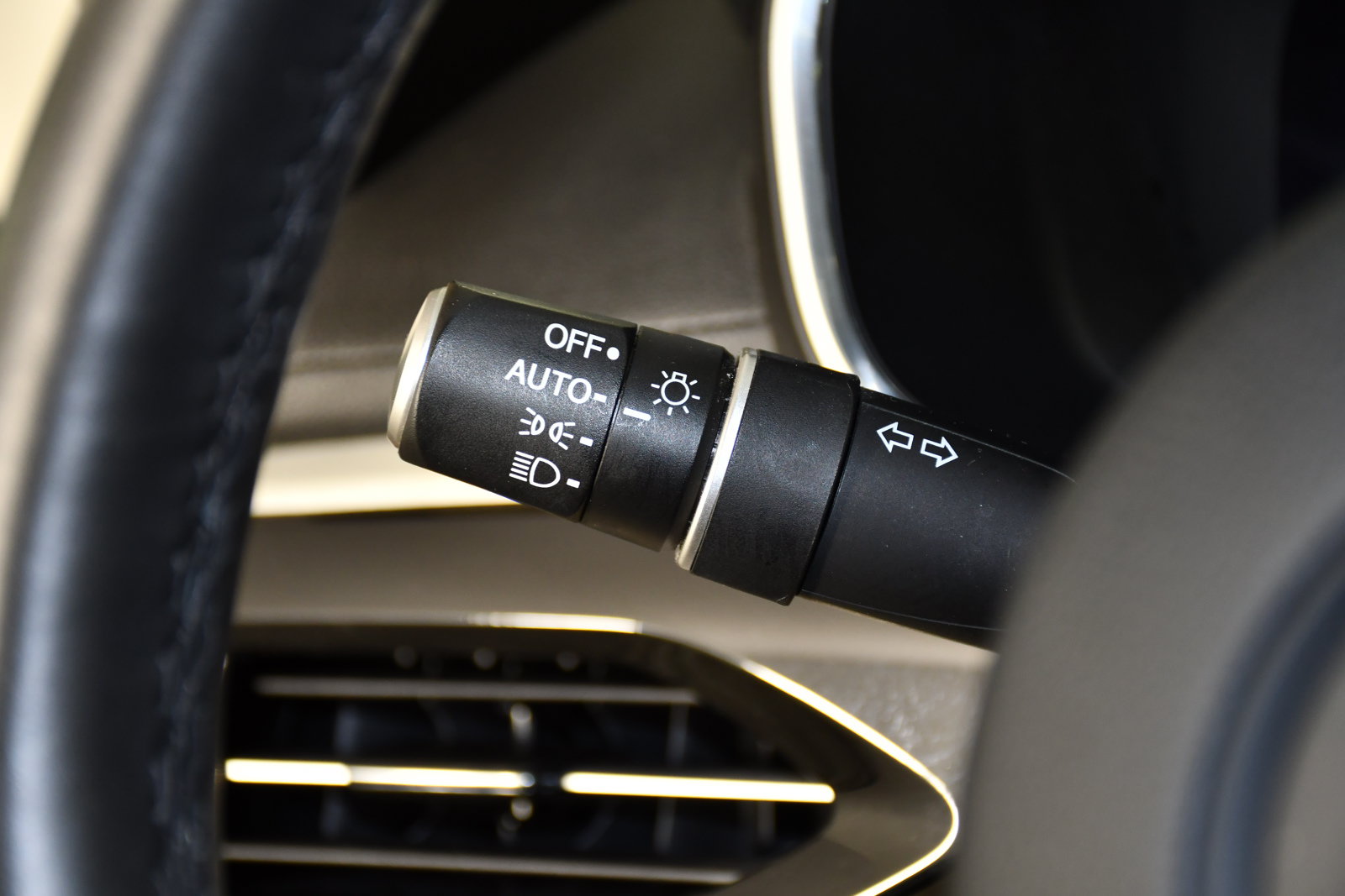 Used 2024 Acura MDX SH-AWD image 23
