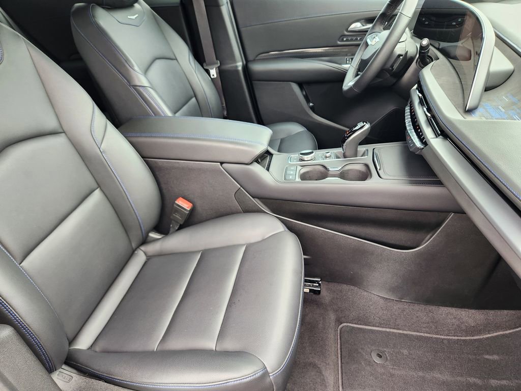 Used 2024 Cadillac XT4 Sport w/ Cold Weather Package FWD image 14