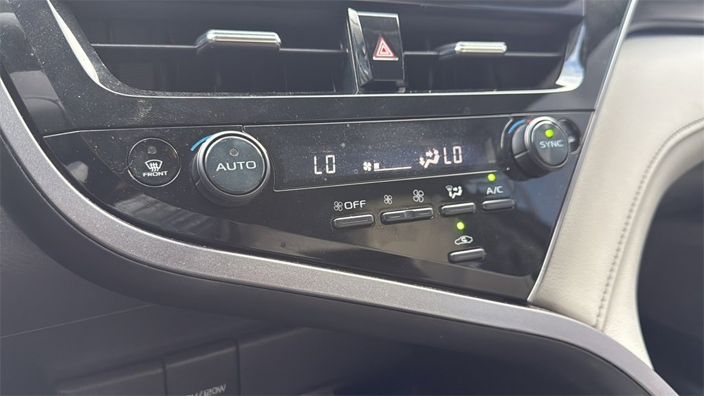 Used 2023 Toyota Camry XLE image 25