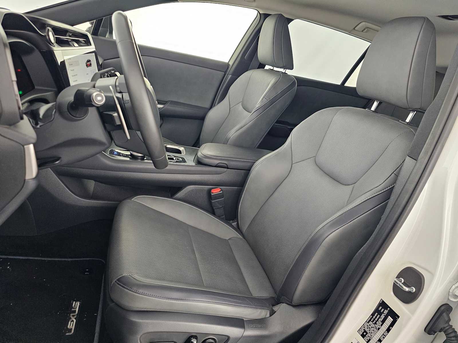 Used 2025 Lexus RZ 300e w/ Accessory Package (P5) FWD image 21
