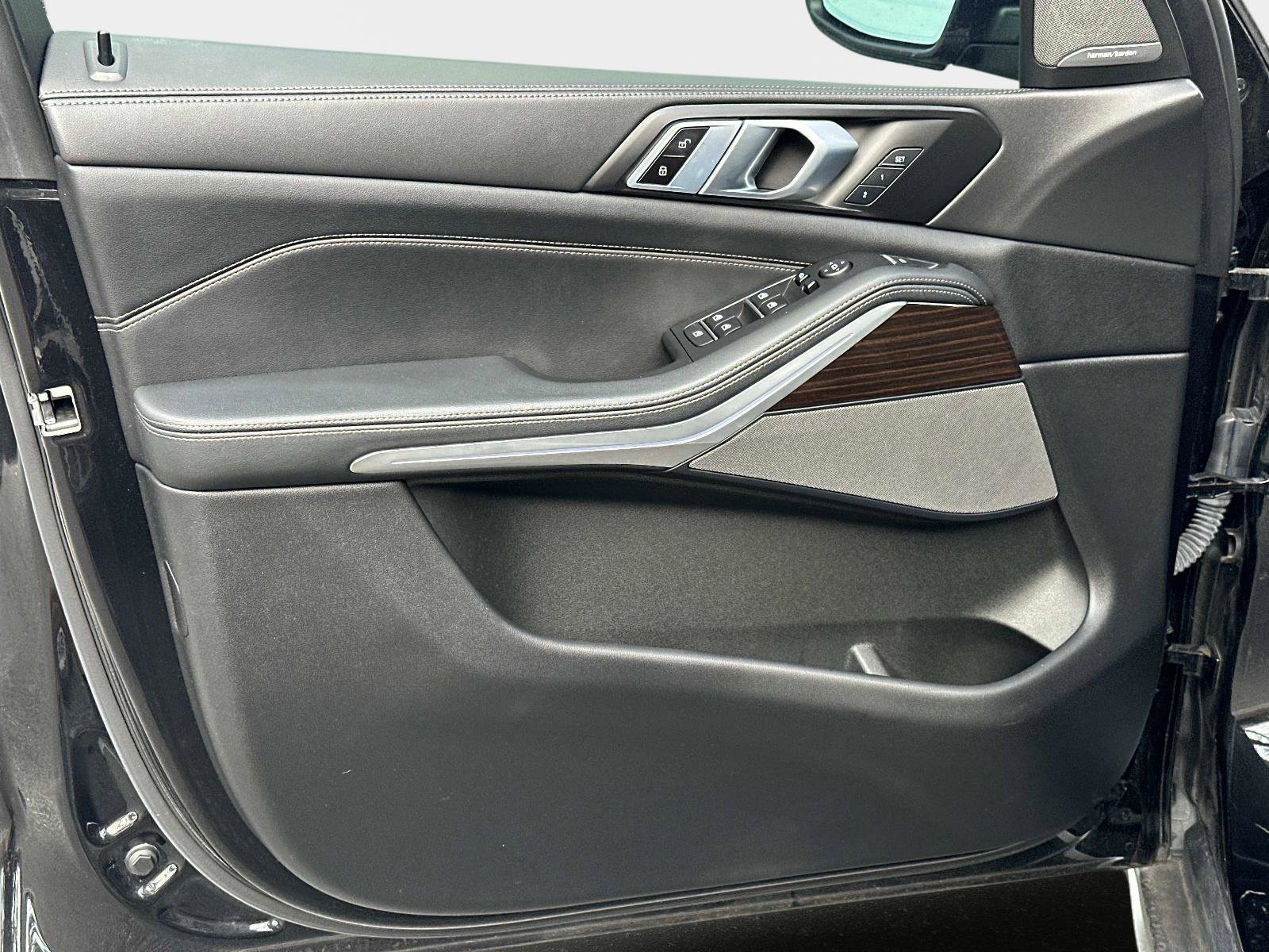 Used 2024 BMW X5 xDrive40i w/ Premium Package image 17