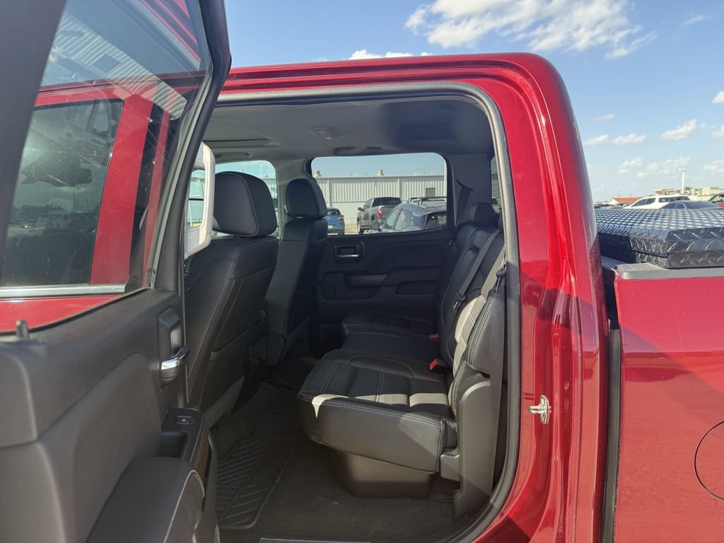 Used 2018 GMC Sierra 2500 Denali w/ Duramax Plus Package AWD/4WD image 5