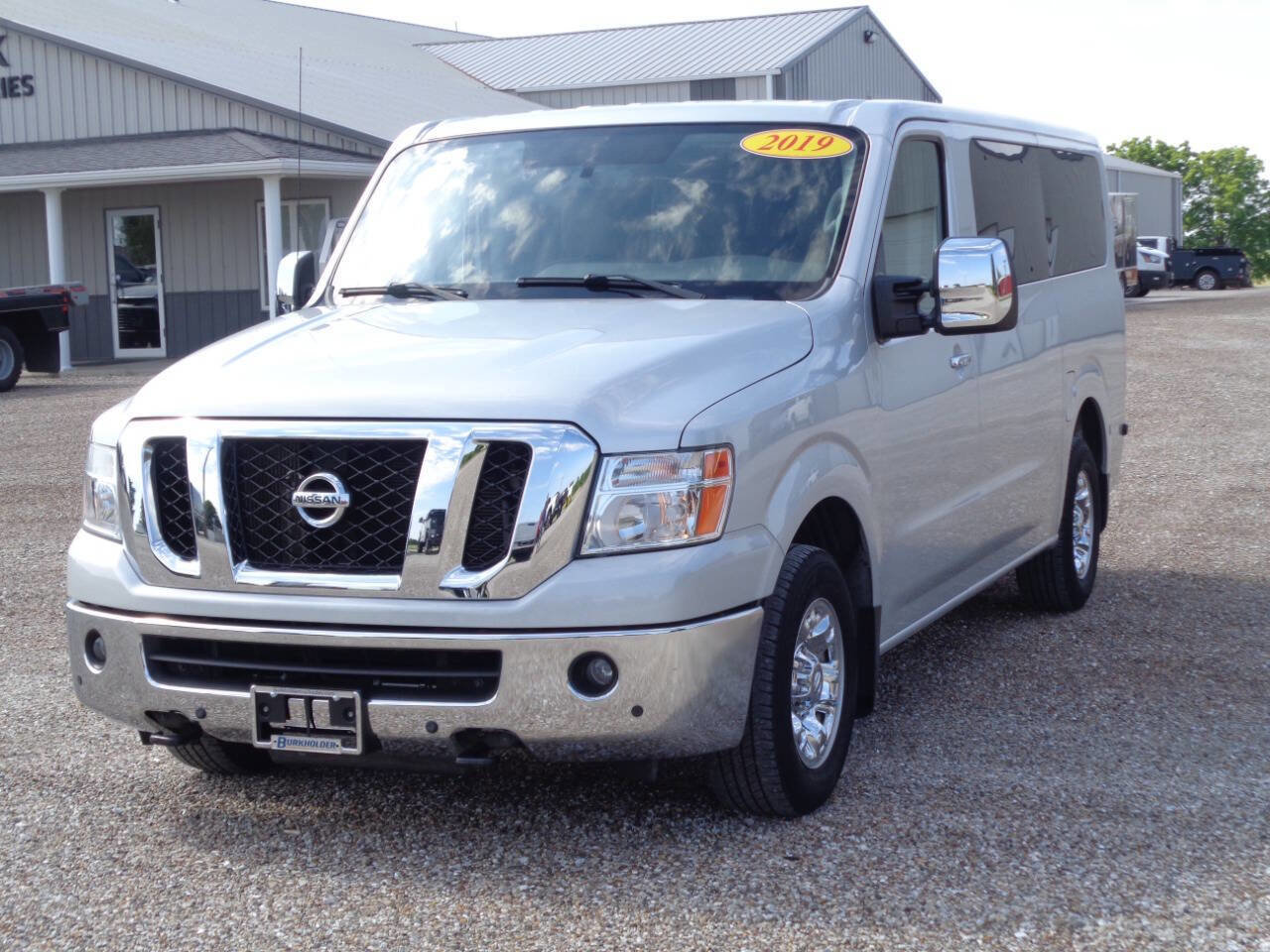 Used 2019 Nissan NV 3500 SL RWD image 1