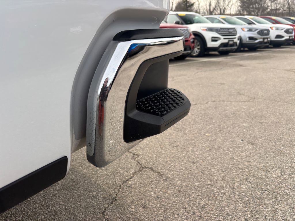 Used 2025 Chevrolet Silverado 1500 LT w/ Leather Package image 16