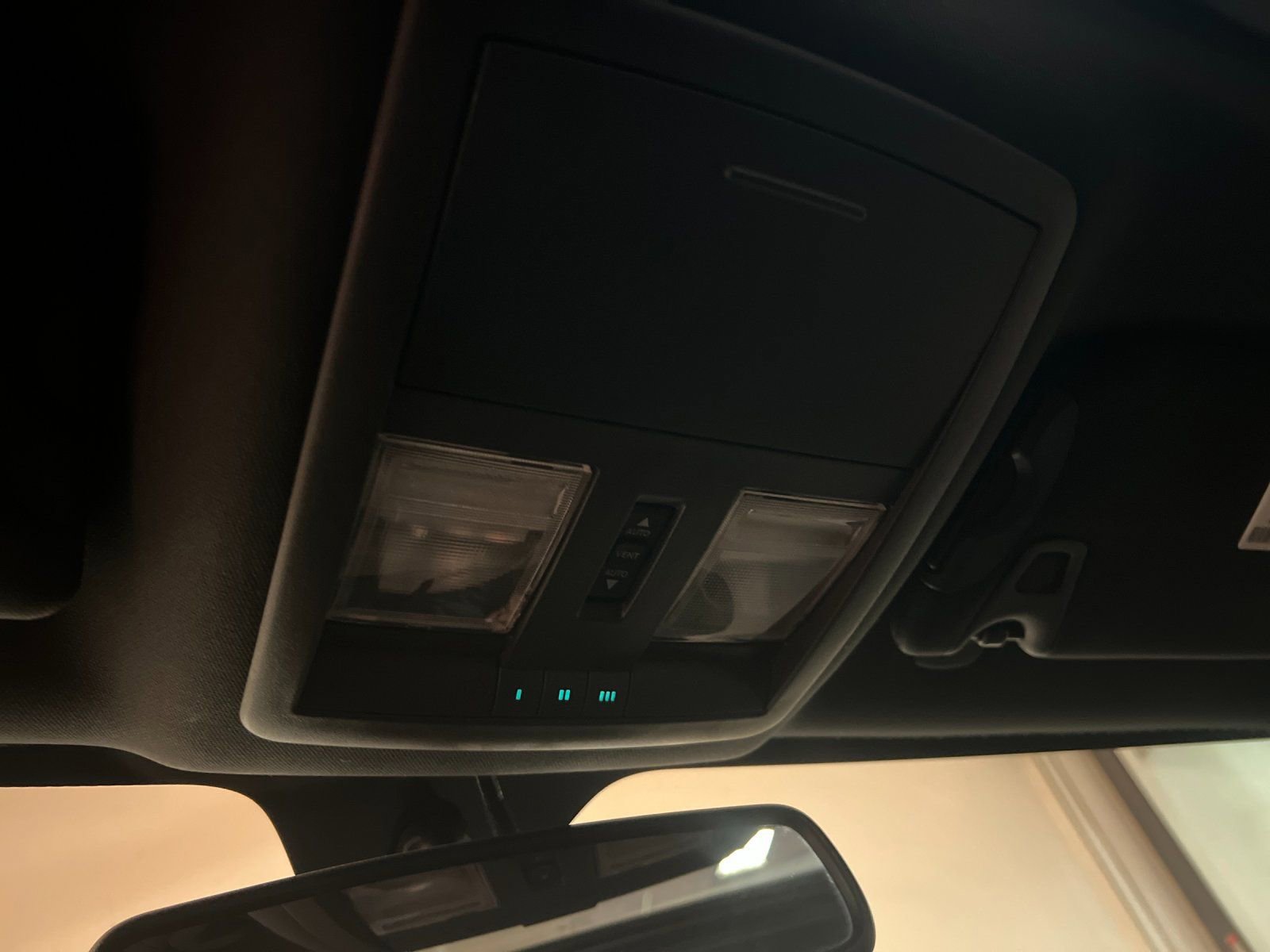 Used 2009 Dodge Challenger SRT8 image 23