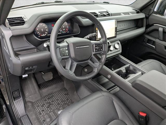 New 2025 Land Rover Defender 90 X-Dynamic SE image 3