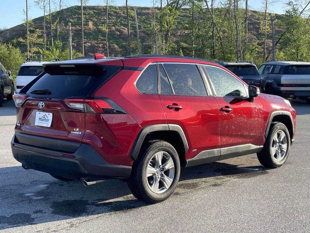 Used 2023 Toyota RAV4 LE AWD/4WD image 29