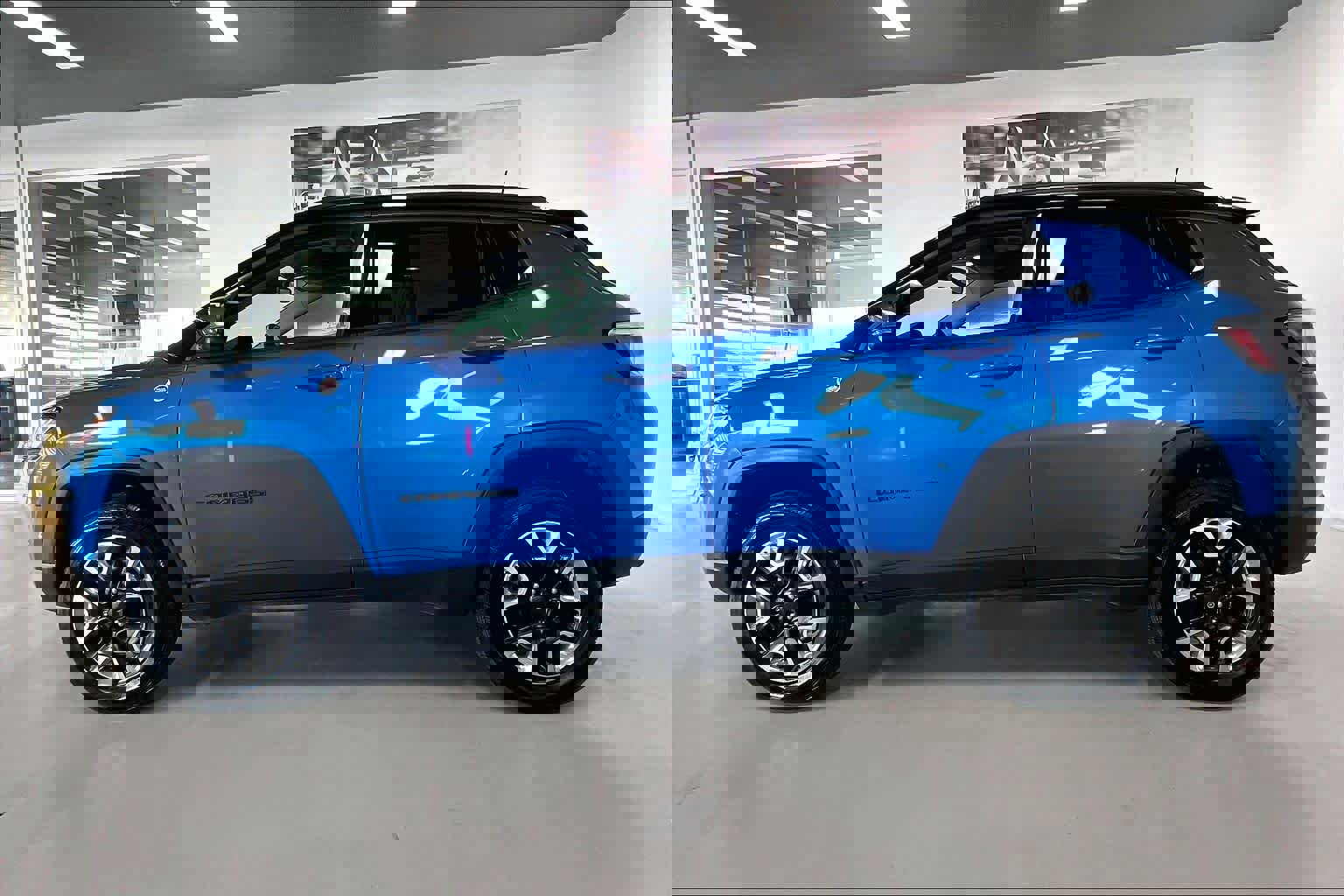 Used 2017 Jeep Compass Trailhawk w/ Leather Interior Group image 3