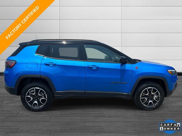 Certified 2025 Jeep Compass Trailhawk w/ Trailhawk Elite Group AWD/4WD image 3