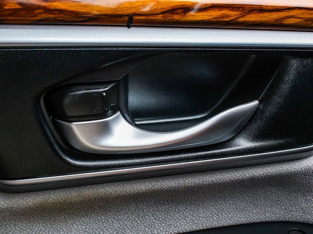 Used 2018 Honda CR-V EX image 9